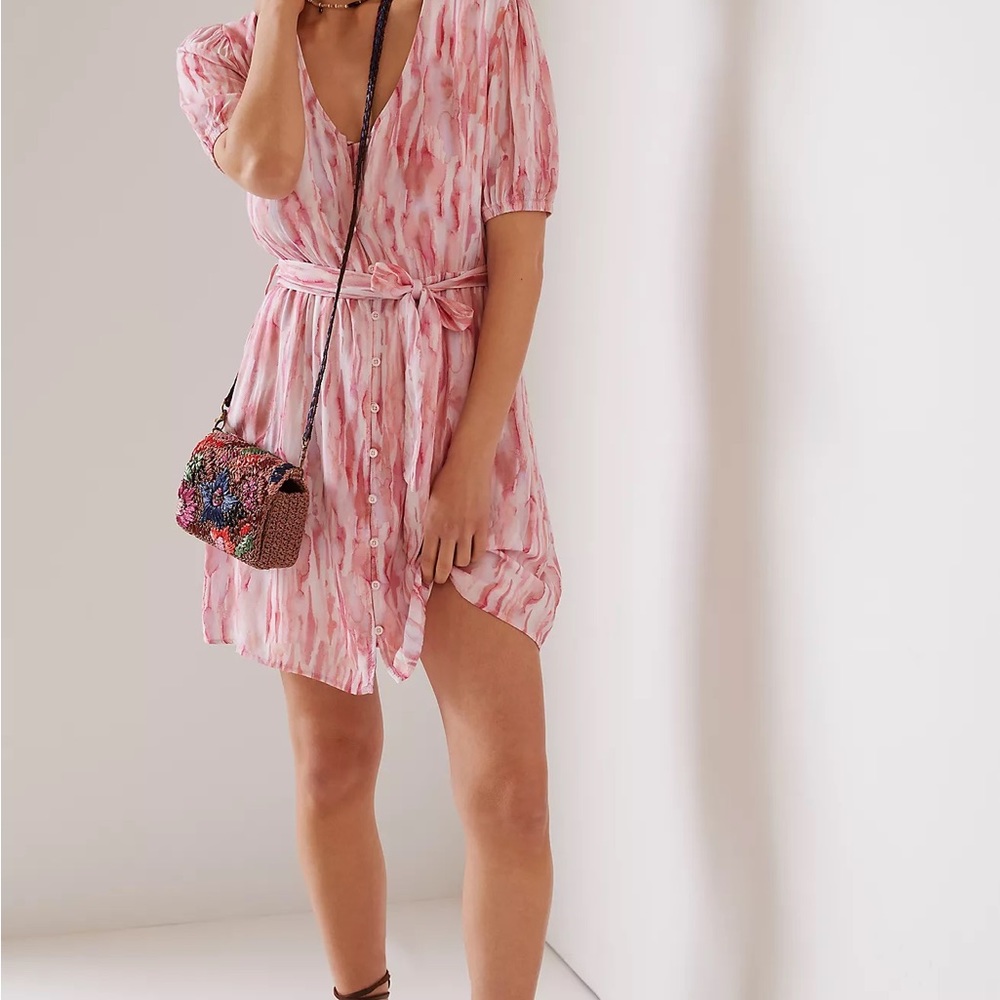 Anthropologie Cloth & Stone Cutout Mini Dress
Cloth & Stone